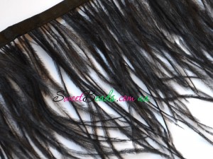 Страусиные перья на ленте черного цвета